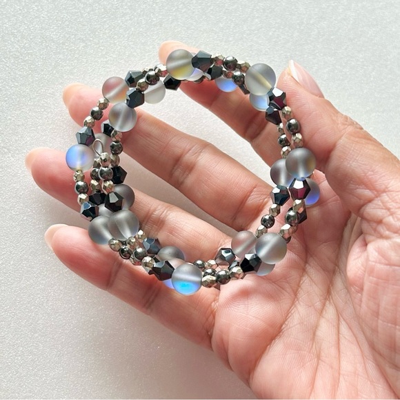 Iridescent Blue Glass Moonstone Bracelet on Memory Wire - Picture 6 of 8